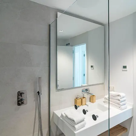 Cah - Large Terrace Indoor Pool And Gym