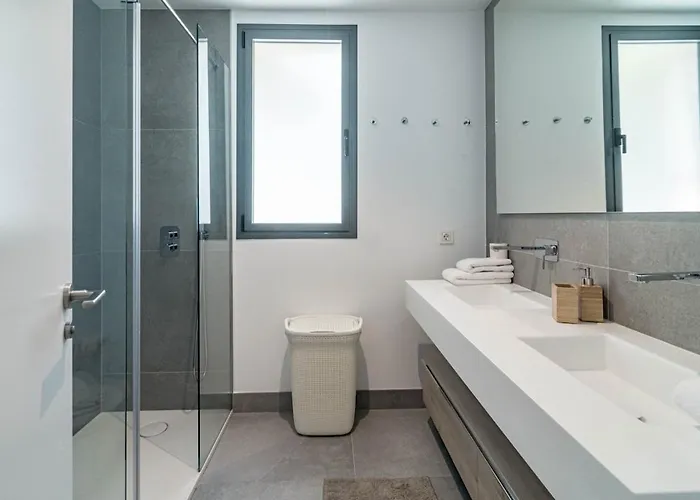 Cah - Large Terrace Indoor Pool And Gym Apartmán *