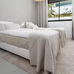 Cah - Large Terrace Indoor Pool And Gym Apartment