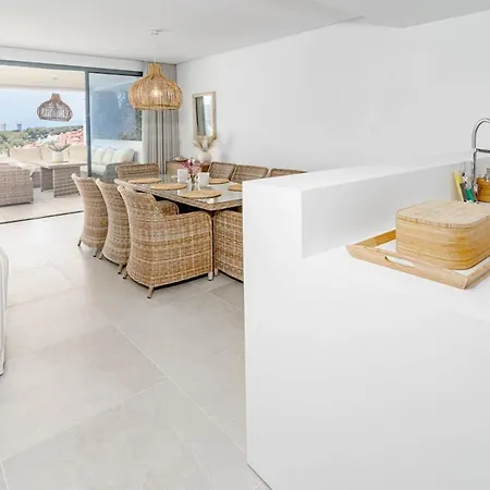 Διαμέρισμα Cah - Large Terrace Indoor Pool And Gym *