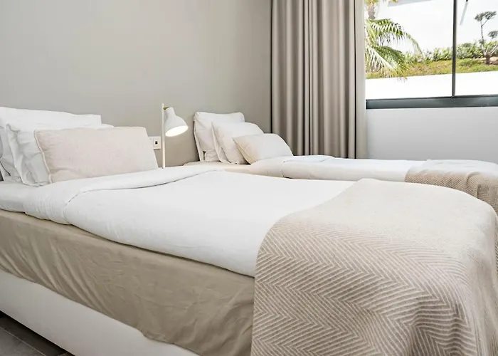 Cah - Large Terrace Indoor Pool And Gym